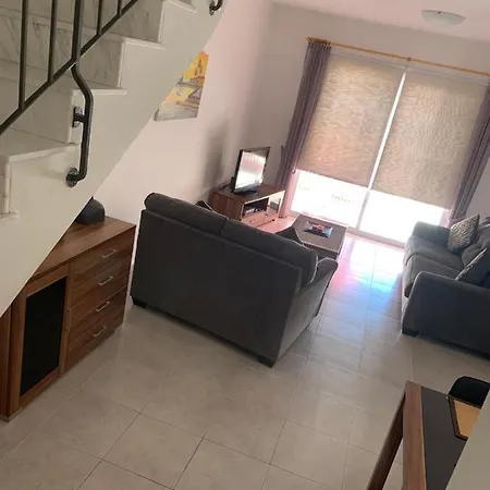 Desire Gardens Townhouse F5 بيت للعطل بييا